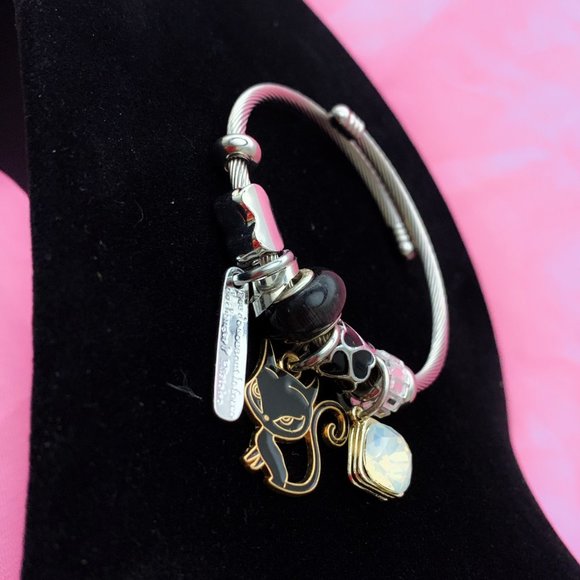 Kitty Charm Bracelet - Picture 1 of 2